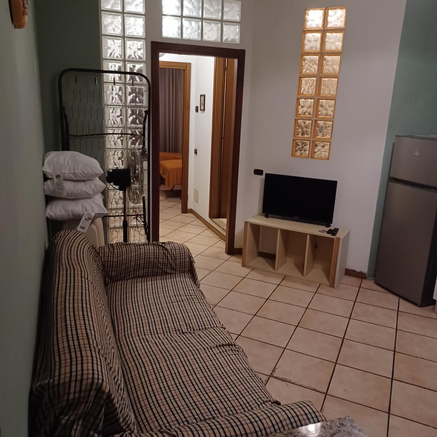 La Siesta Apartment Новара Екстериор снимка